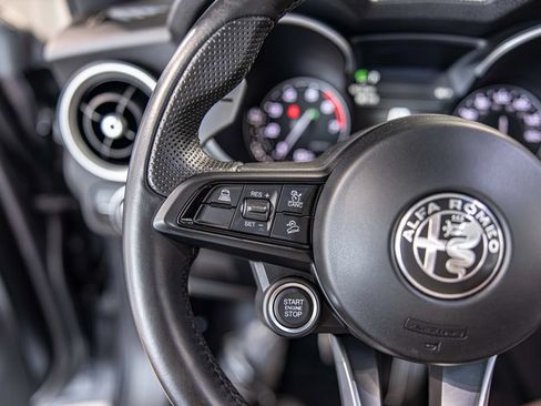 Used 2022 Alfa Romeo Stelvio Veloce AWD/4WD image 26