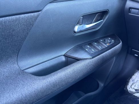 Used 2025 Nissan Kicks SV image 20