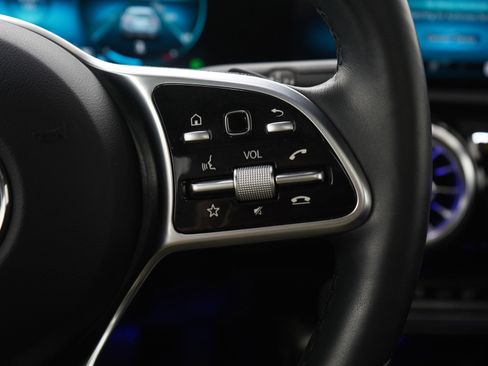 Used 2021 Mercedes-Benz CLA 250 4MATIC image 30