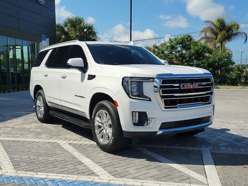 Used 2023 GMC Yukon SLT w/ SLT Premium Package AWD/4WD image 7