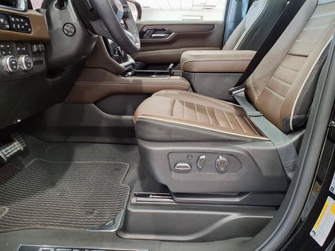 Used 2026 GMC Yukon Denali Ultimate AWD/4WD image 17
