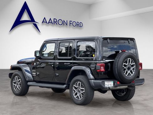 Used 2024 Jeep Wrangler Unlimited Sahara AWD/4WD image 4