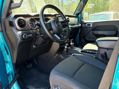 Used 2020 Jeep Wrangler Unlimited Sport S w/ Sun And Sound Package image 10