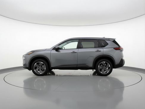 Used 2025 Nissan Rogue SV image 5