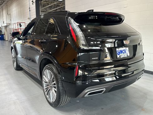 Used 2024 Cadillac XT4 Sport AWD/4WD image 3