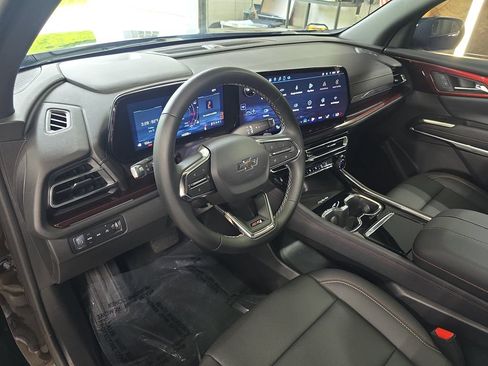 Used 2025 Chevrolet Traverse Z71 w/ Driver Confidence Package AWD/4WD image 18
