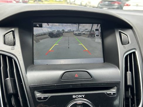 Used 2015 Ford Focus Titanium image 11