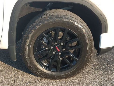 Used 2024 GMC Sierra 1500 Elevation AWD/4WD image 10