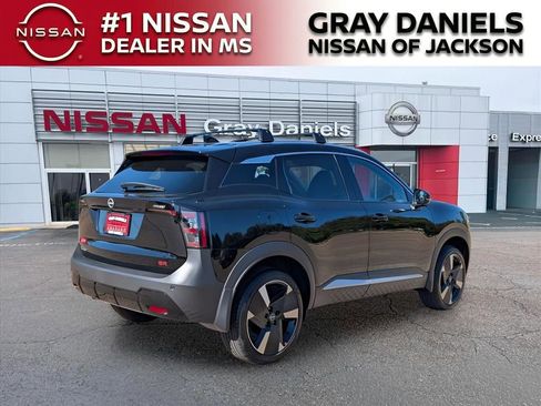 New 2026 Nissan Kicks SR w/ Cold Weather Package FWD image 3