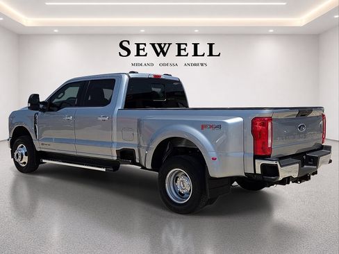Used 2023 Ford F350 XLT AWD/4WD image 3