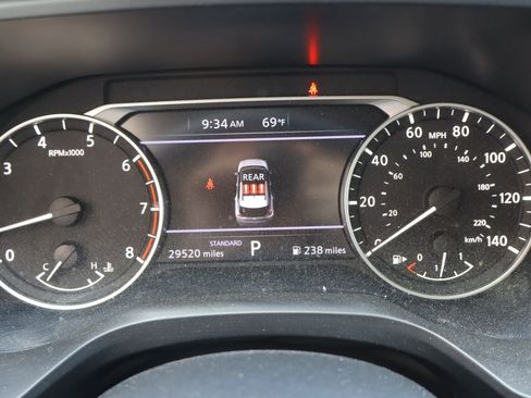 Used 2023 Nissan Rogue SV FWD image 9