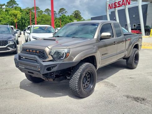 Used 2013 Toyota Tacoma 4x4 Access Cab V6 w/ TRD Sport Pkg image 5