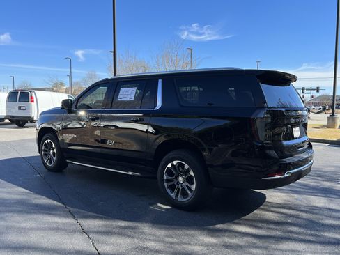 New 2026 Chevrolet Suburban LT w/ Comfort Package image 7