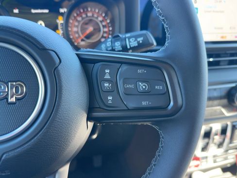 New 2025 Jeep Wrangler Unlimited Rubicon AWD/4WD image 17