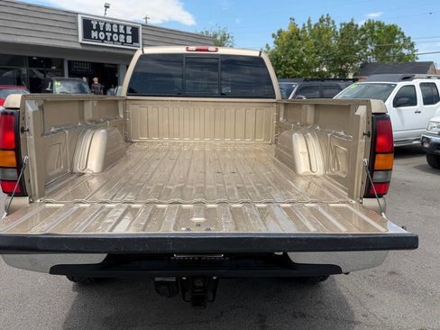 Used 2006 GMC Sierra 2500 W/T RWD image 57