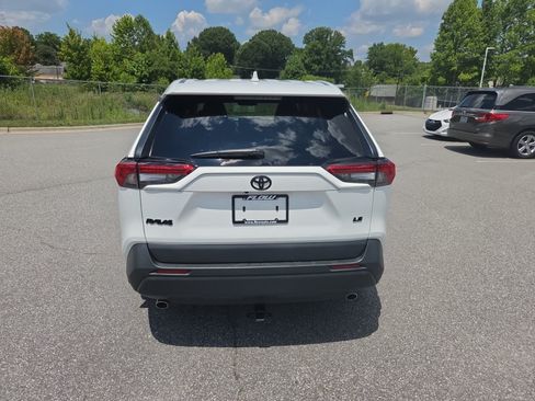 Used 2022 Toyota RAV4 LE FWD image 18