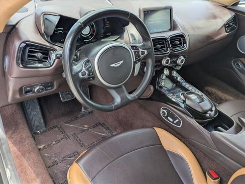 Used 2021 Aston Martin V8 Vantage Roadster RWD image 10