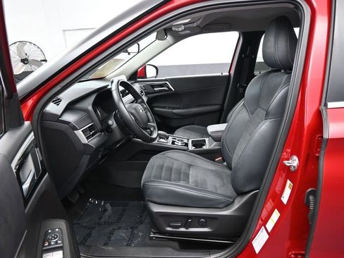 Used 2024 Mitsubishi Outlander SE Black Edition FWD image 11