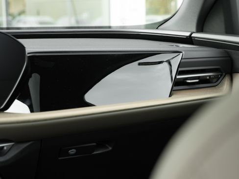 Certified 2025 Audi Q5 Premium Plus w/ Premium Plus AWD/4WD image 15