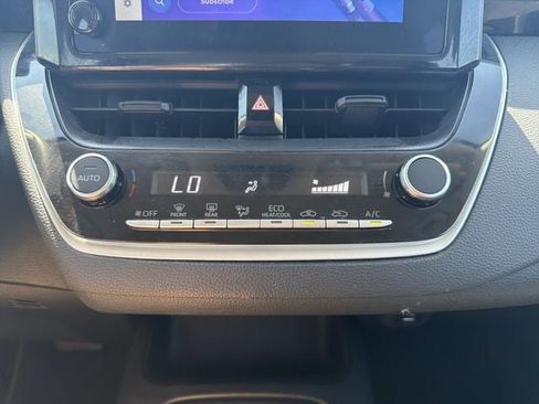 Used 2025 Toyota Corolla LE FWD image 27