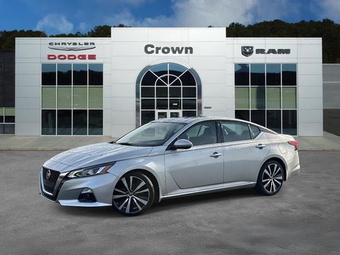 Used 2020 Nissan Altima 2.0 Platinum image 1