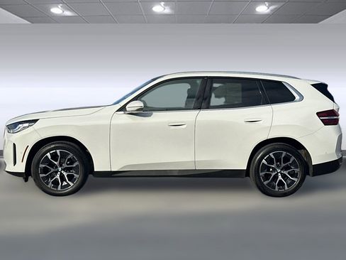 Used 2025 BMW X3 xDrive30i w/ Convenience Package image 2