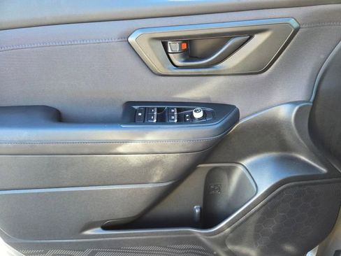 Used 2025 Subaru Forester Premium image 16