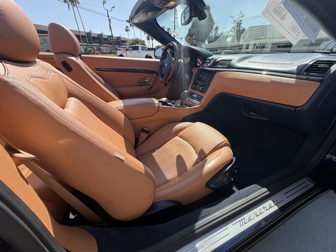Used 2012 Maserati GranTurismo Convertible RWD image 16