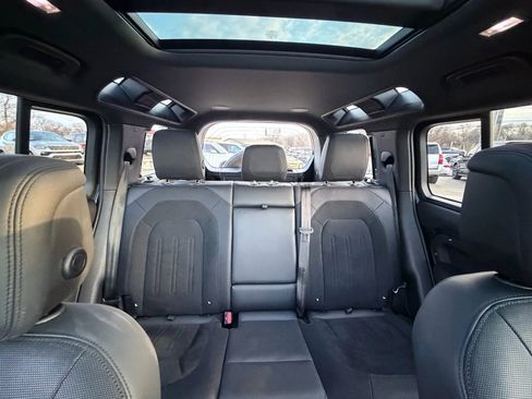 Used 2023 Land Rover Defender 110 V8 image 18