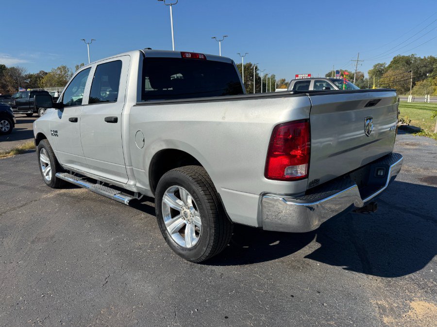 Used 2014 RAM 1500 ST w/ SXT Appearance Group AWD/4WD image 3