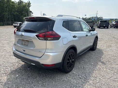 Used 2018 Nissan Rogue SV FWD image 7