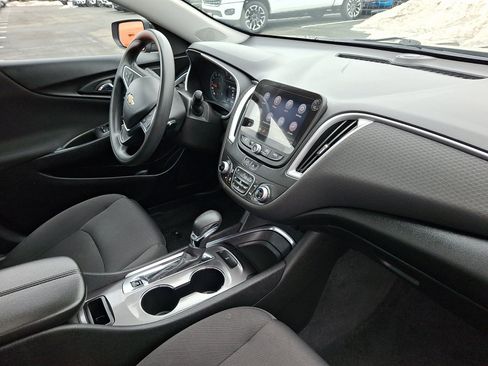 Used 2022 Chevrolet Malibu LT image 12