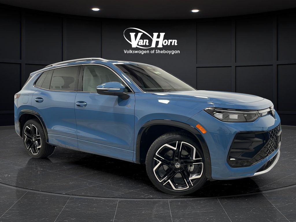 Used 2025 Volkswagen Tiguan SEL R-Line AWD/4WD image 1