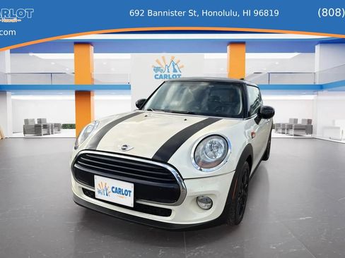 Used 2017 MINI Cooper 2-Door Hardtop FWD image 2