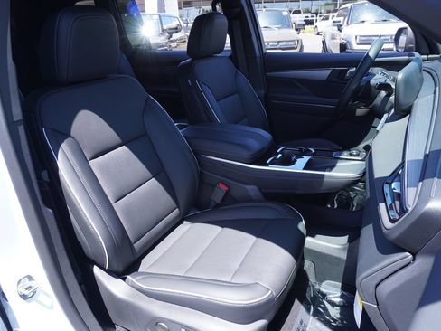 New 2026 Buick Enclave Preferred w/ Super Cruise Package FWD image 12