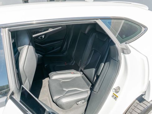 Used 2019 Lamborghini Urus AWD/4WD image 48