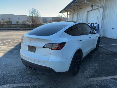 Used 2021 Tesla Model Y Long Range image 4