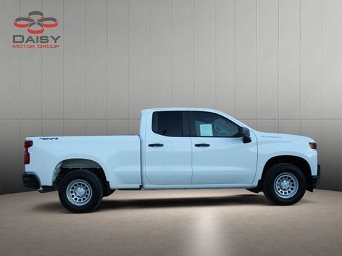 Used 2021 Chevrolet Silverado 1500 W/T w/ WT Value Package AWD/4WD image 4
