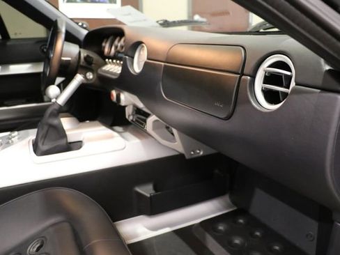 Used 2005 Ford GT Base image 10