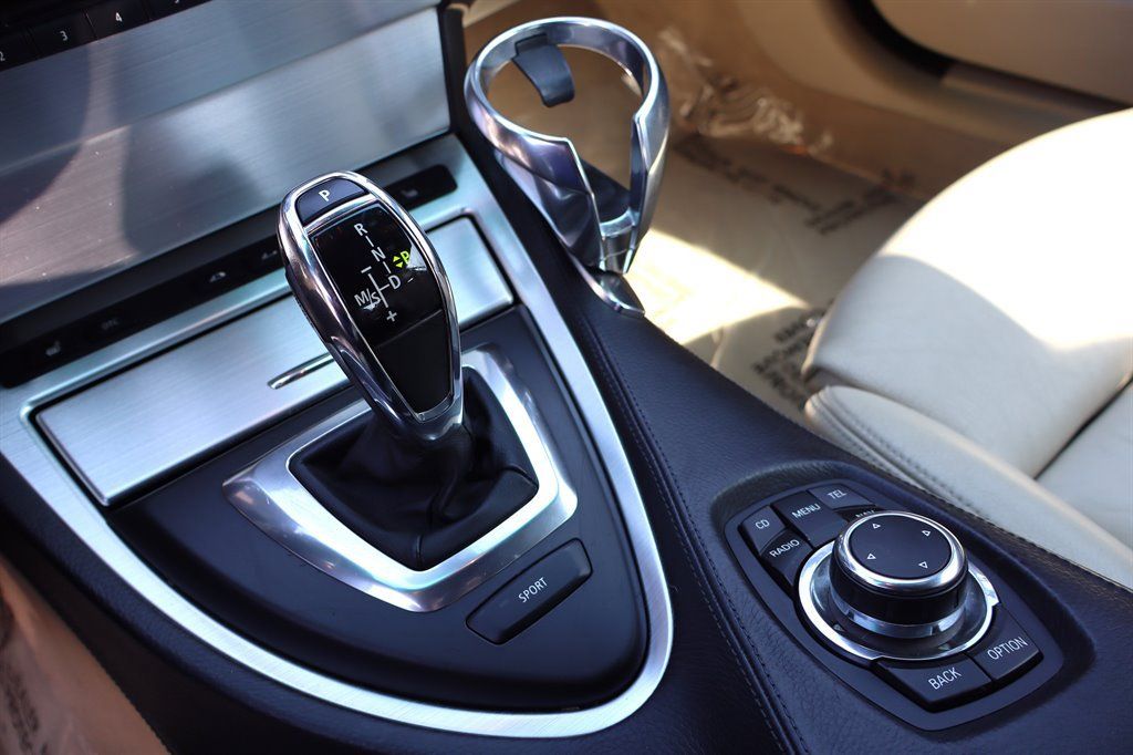 Used 2010 BMW 650i Convertible RWD image 37