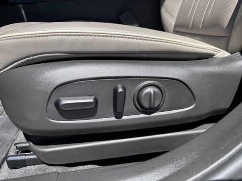 Used 2024 Buick Envista Avenir FWD image 16