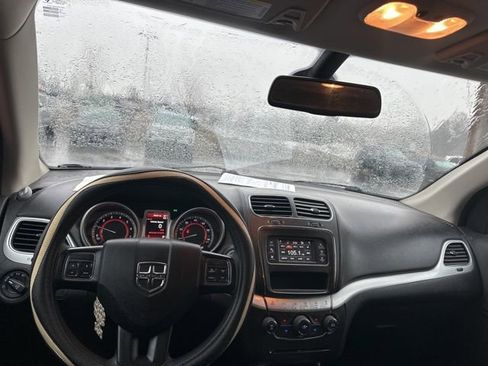 Used 2019 Dodge Journey SE image 8