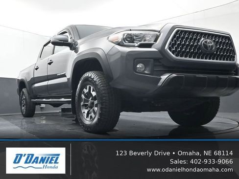 Used 2018 Toyota Tacoma TRD Off-Road w/ Technology Package AWD/4WD image 14
