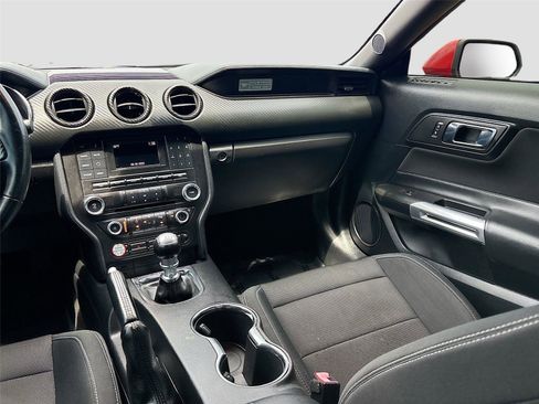 Used 2017 Ford Mustang Coupe image 23