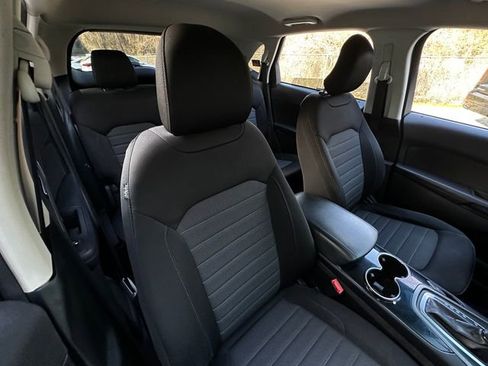 Used 2018 Ford Edge SE image 28