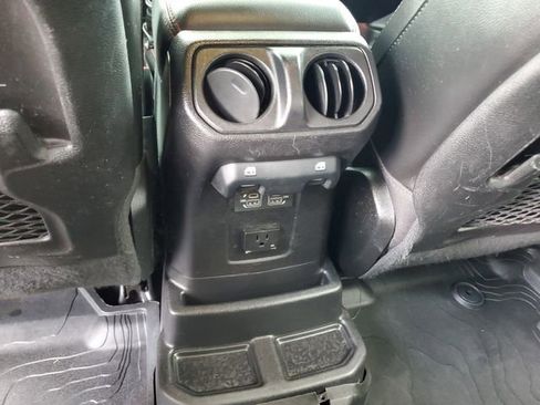 Used 2021 Jeep Wrangler Unlimited Rubicon AWD/4WD image 15