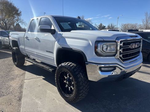 Used 2017 GMC Sierra 1500 SLE image 2