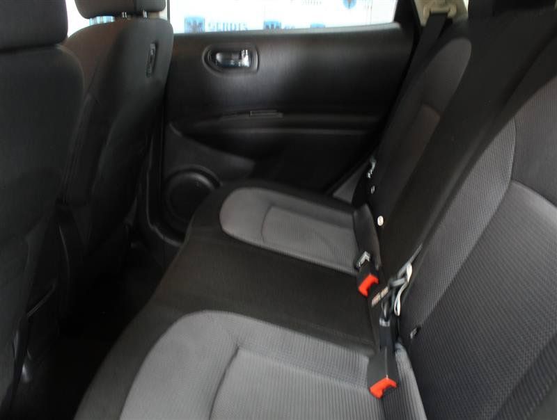 Used 2013 Nissan Rogue SV w/ Premium Pkg AWD/4WD image 16