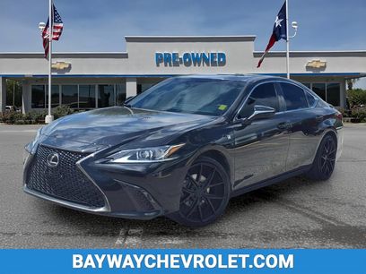 Used 2022 Lexus ES 350 F Sport w/ Accessory Package 2