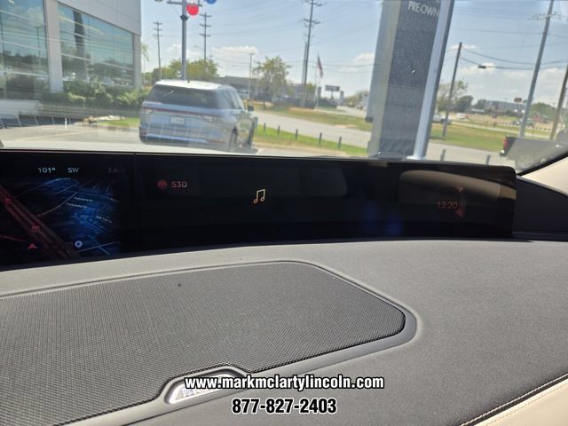 New 2027 Lincoln Navigator Premiere AWD/4WD image 22